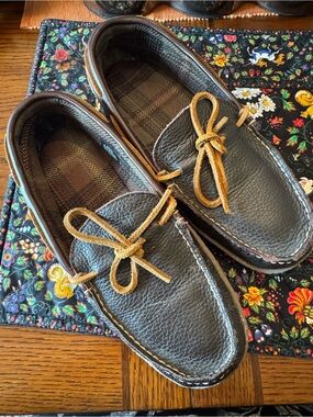 L.L. Bean Men's Brown Leather Moccasin Slippers Plaid Lining Size 8 Medium